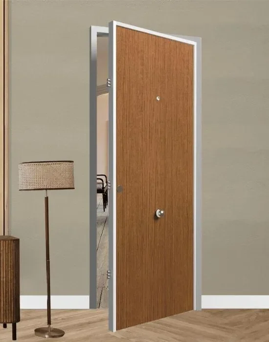 Puerta blindada de madera
